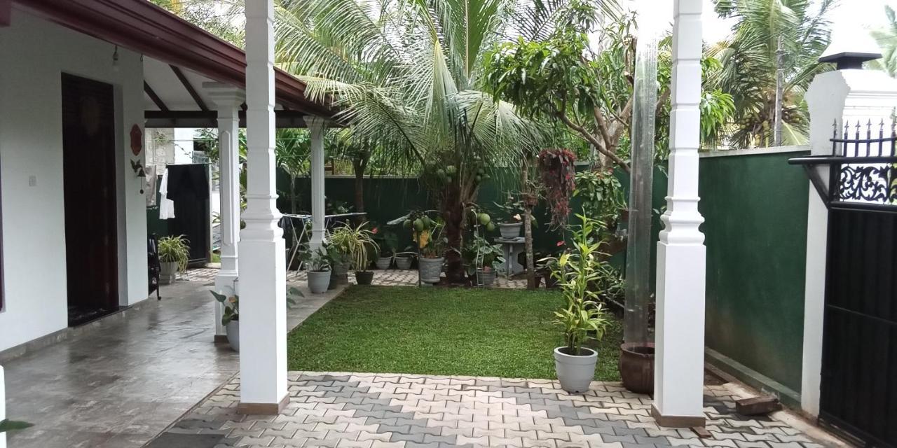 Movi Holiday Apartment Bentota Buitenkant foto