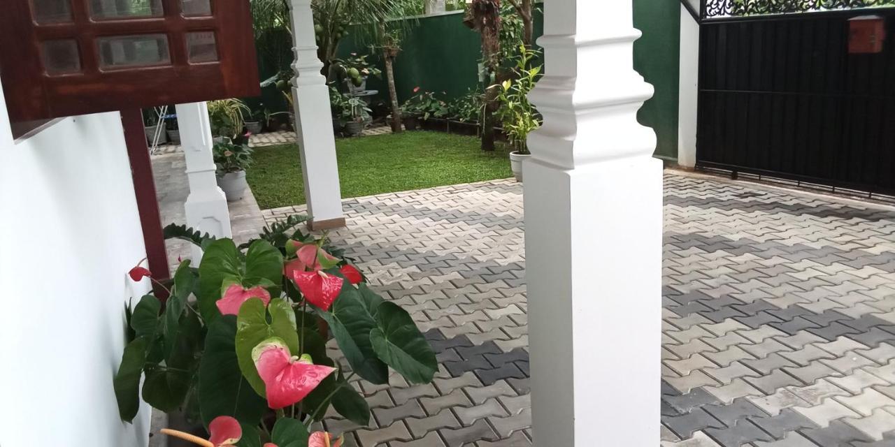 Movi Holiday Apartment Bentota Buitenkant foto
